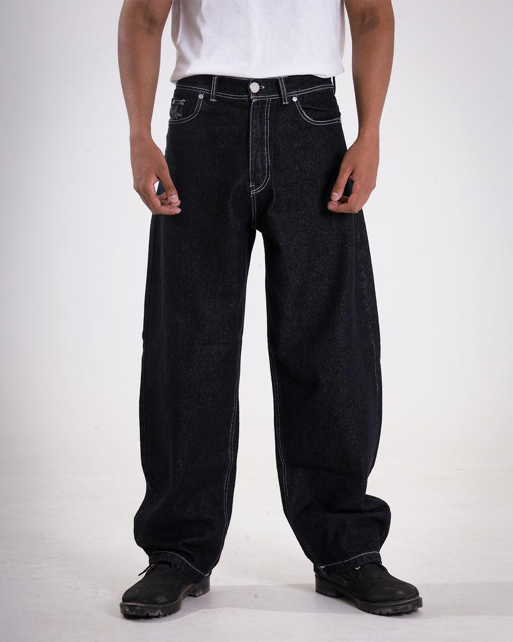 P1- BLACK BAGGY DENIM