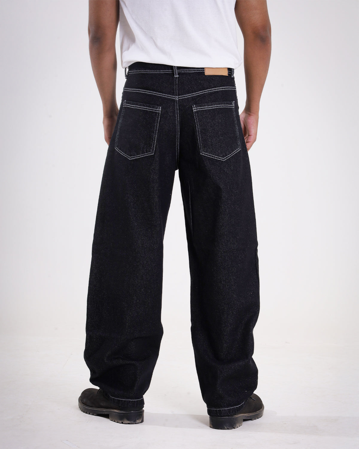 P1- BLACK BAGGY DENIM
