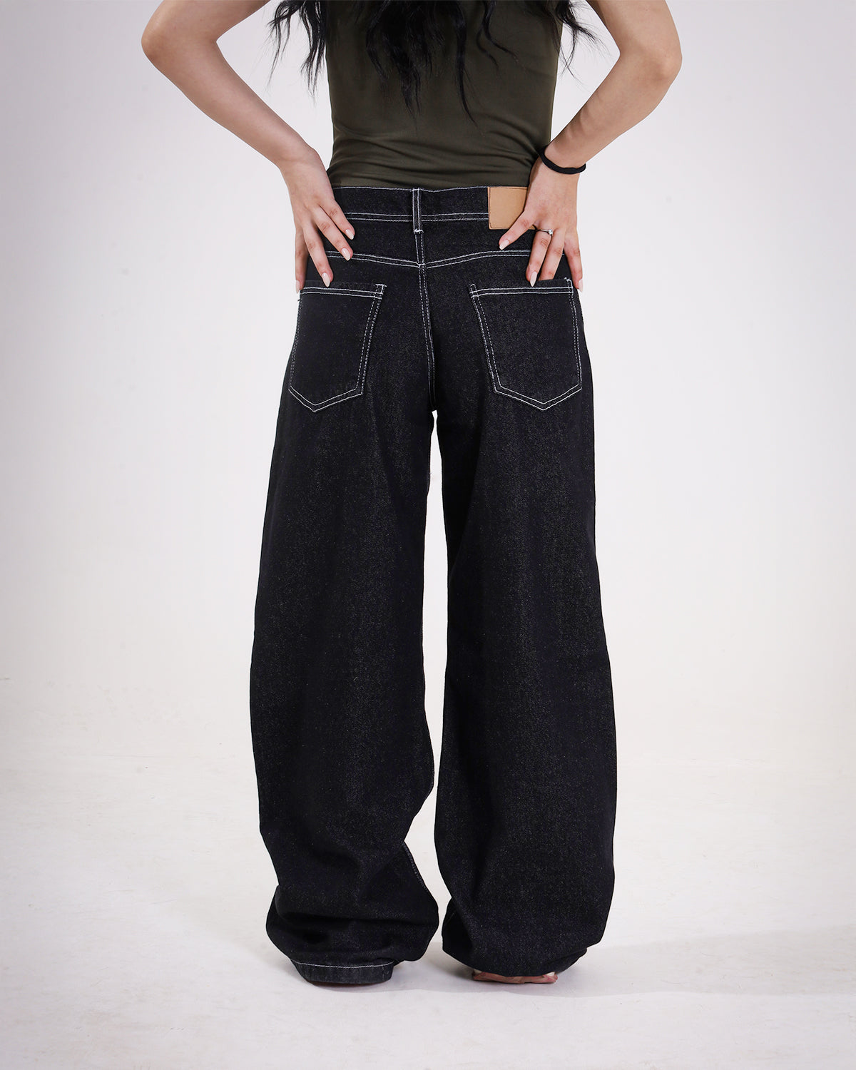 P1-BLACK BAGGY DENIM